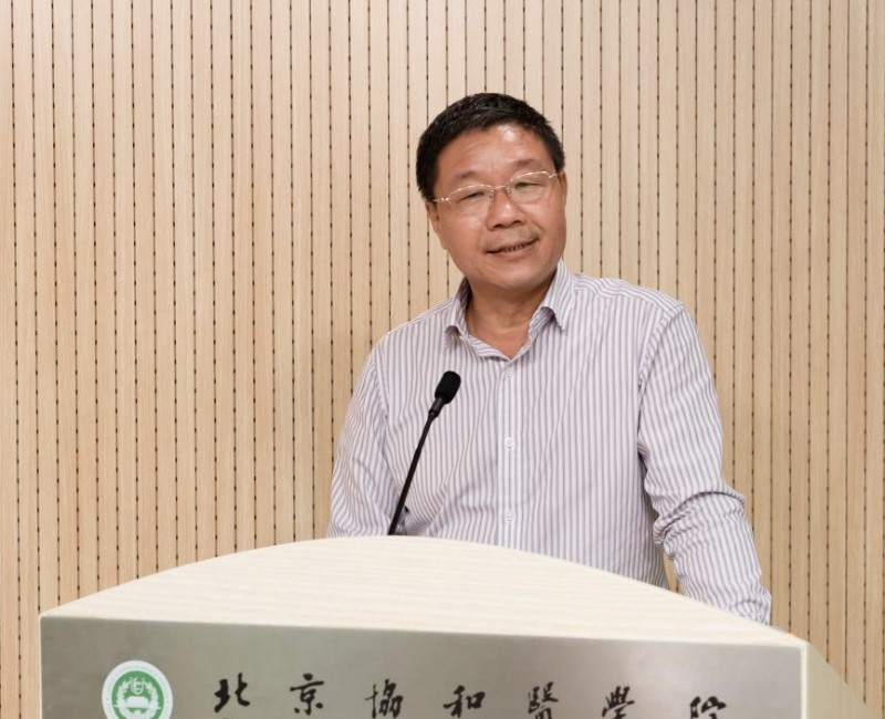 龙山书记.jpg 龙山书记.jpg