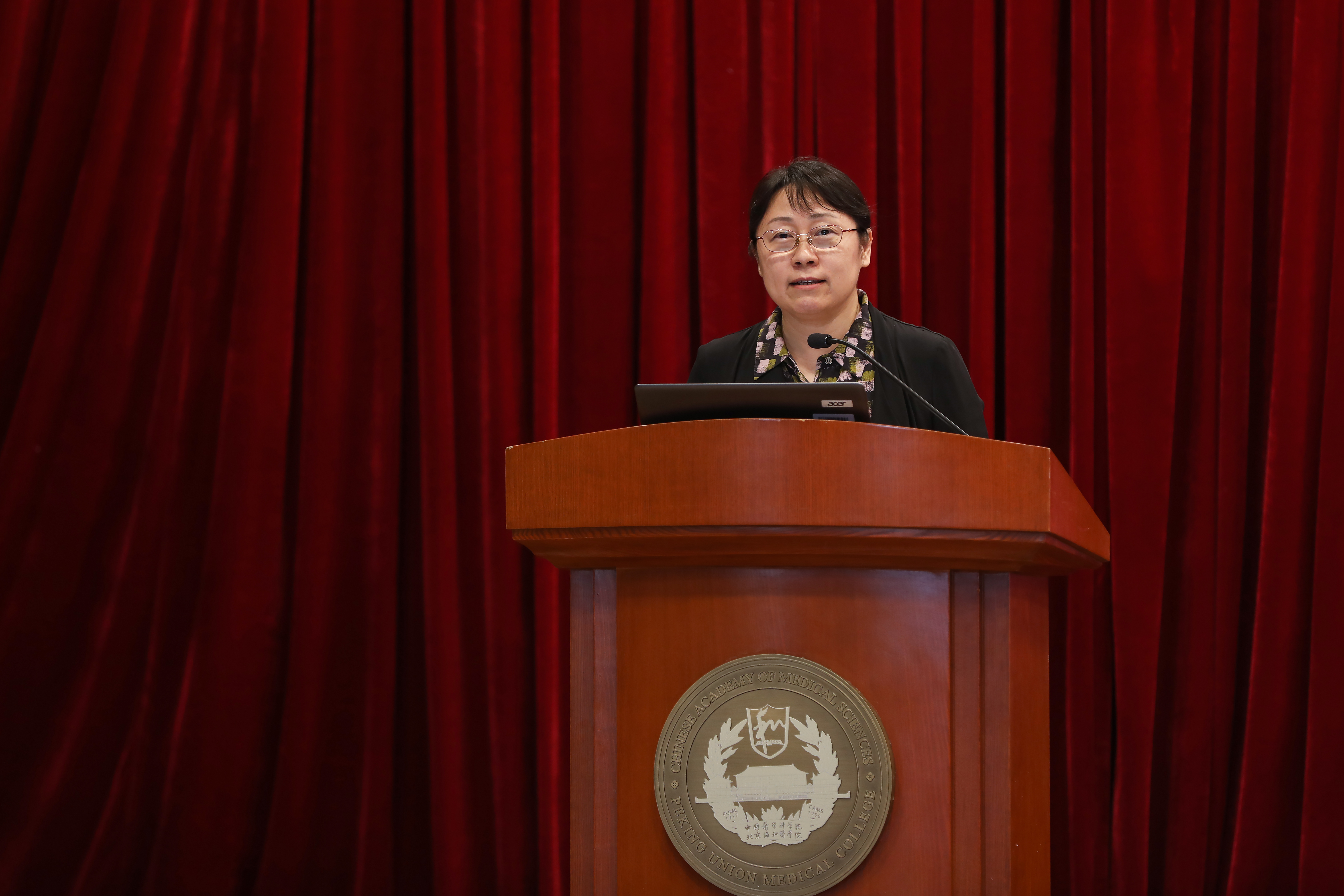 王峥书记.png